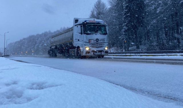 Bolu Dağı'nda kar etkili oluyor