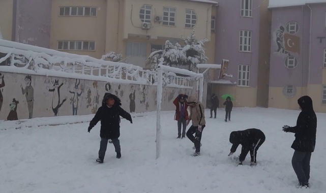 Bugün okullar tatil mi? Hangi illerde okullar tatil edildi?