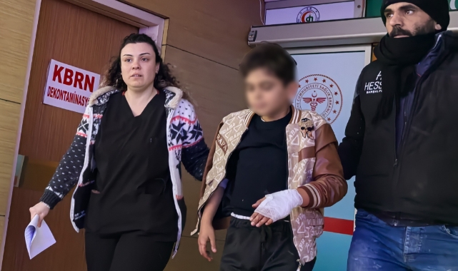 Bursa'da duvara tırmanırken eline tel saplanan çocuk yaralandı