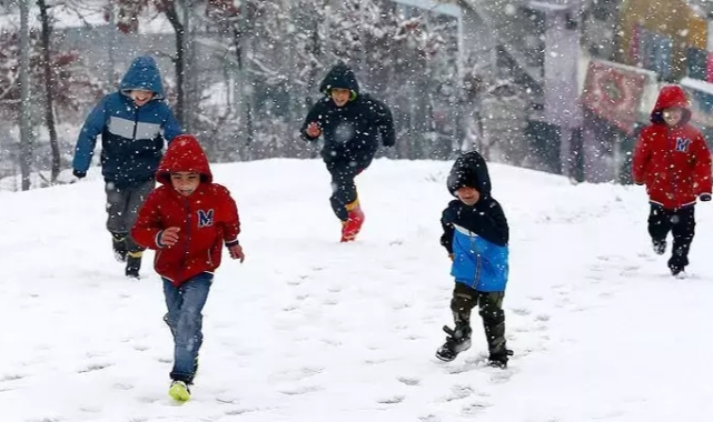 Bursa'da eğitime kar engeli!