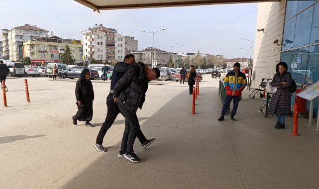 Bursa'da genci alıkoyarak annesinden para isteyen 3 şüpheli yakalandı