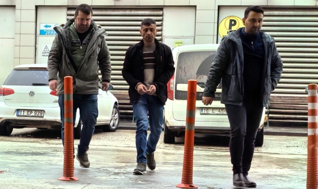 Bursa'da hırsızlık suçundan 20 yıl hapisle aranan şahıs yakalandı