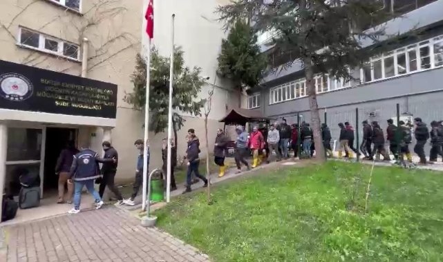 Bursa'da kaçak göçmen operasyonu! 35 göçmen yakalandı, 4 gözaltı