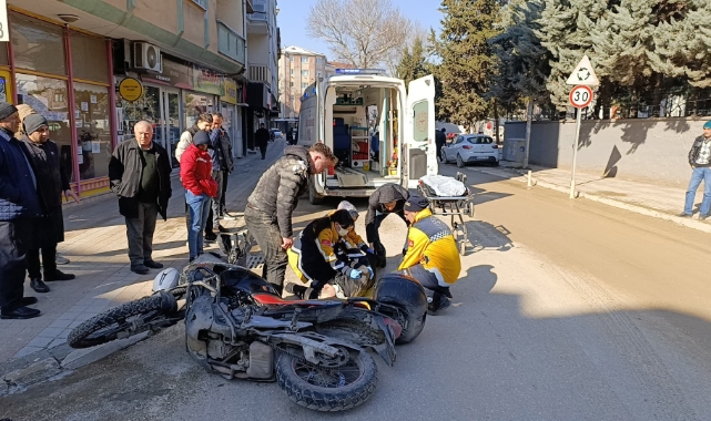 Bursa'da kaza yapan sürücü acısını unutup, arkadaşını teselli etti