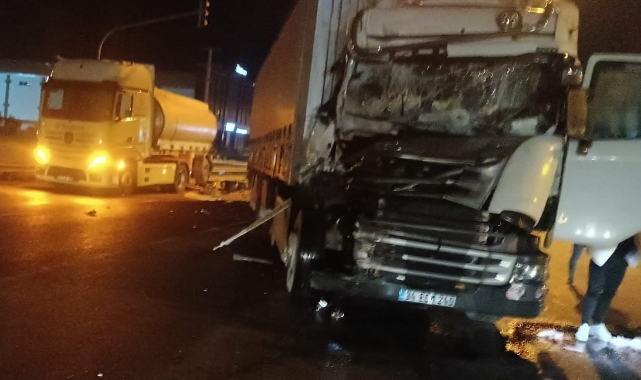 Bursa'da kontrolden çıkan tır ile tanker çarpıştı!