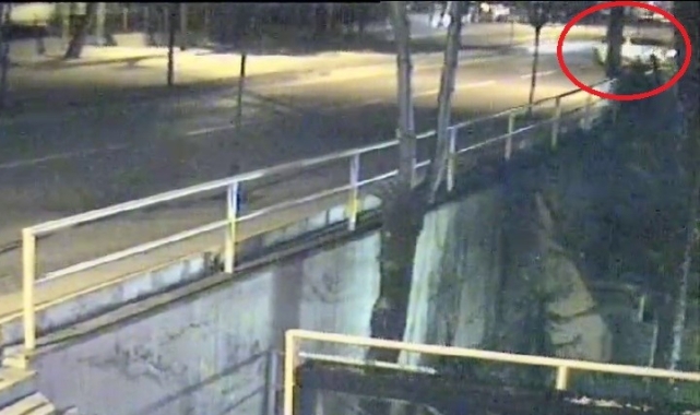 Bursa'da orta refüje çıktı hiçbir şey yokmuş gibi yoluna devam etti