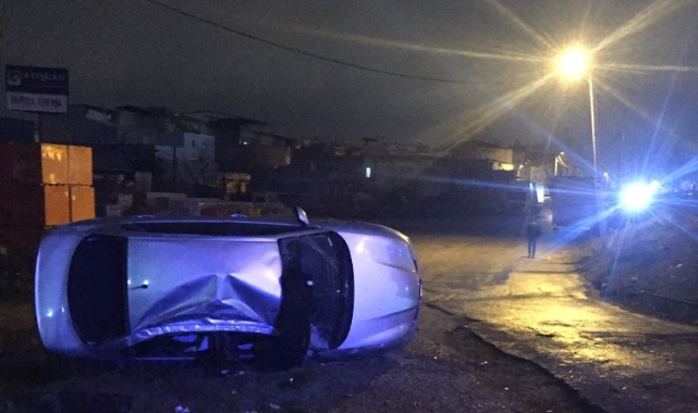 Bursa'da otomobil takla attı! 2 kişi yaralandı