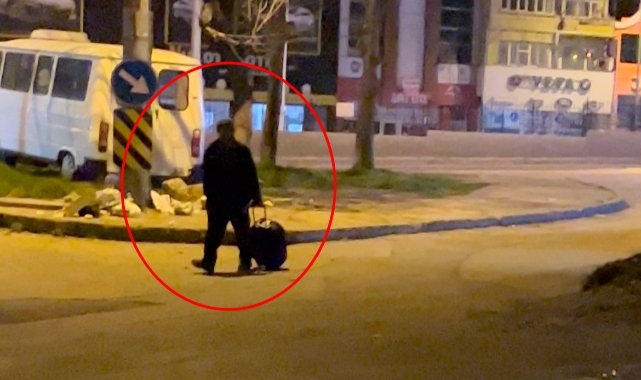 Bursa'da polis denetiminde ilginç anlar! Bavulunu alarak uzaklaştı