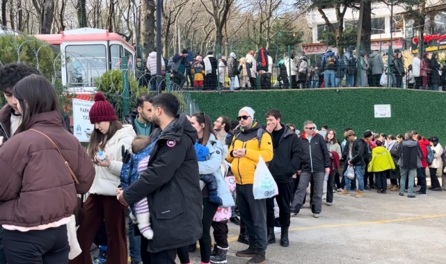 Bursa'da teleferik arıza yapınca metrelerce kuyruk oluştu