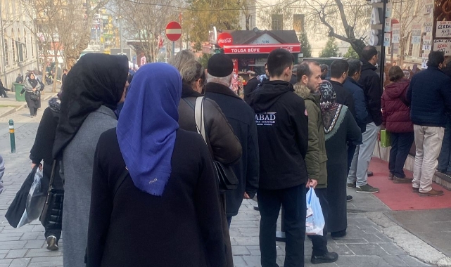 Bursa'da ucuz et kuyruğu