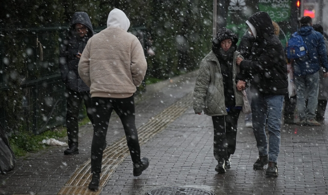 Bursa şehir merkezinde kar yağışı etkili oldu