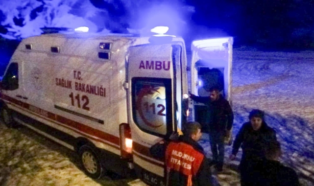 Buz tutan yolda otomobil takla attı: 1 yaralı