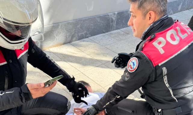 Çakmak istedi, 'yok' denilince bıçakladı