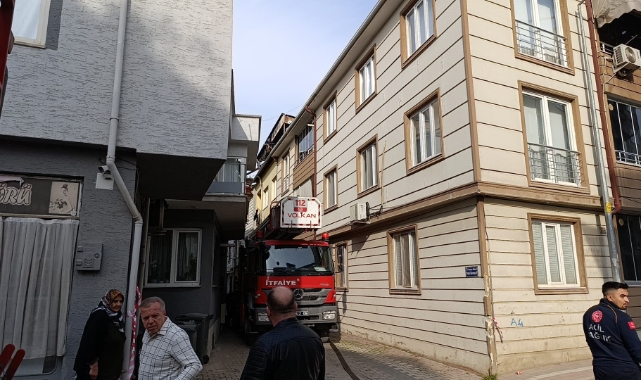 Çatı katında korkutan yangın