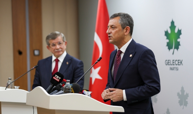CHP Genel Başkanı Özel ile Davutoğlu ziyareti gerçekleşti