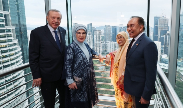 Cumhurbaşkanı Erdoğan'dan Petronas İkiz Kuleleri'ne ziyaret