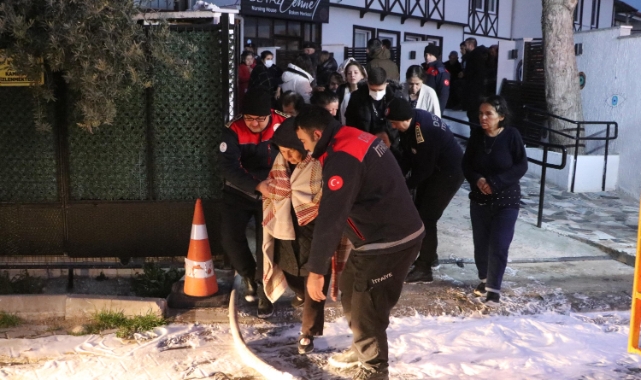 Denizli'de engelli bakım merkezinde yangın: 78 kişi tahliye edildi