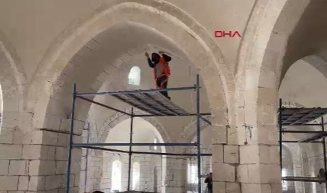 Depremde hasar gören 11 cami ibadete açıldı
