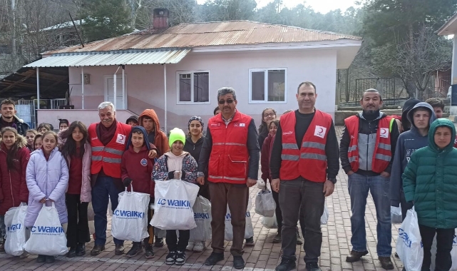 Depremzede öğrencilere kış desteği