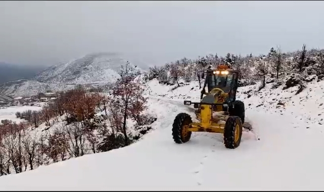 Diyarbakır’da kardan kapanan 129 kilometrelik yol ulaşıma açıldı