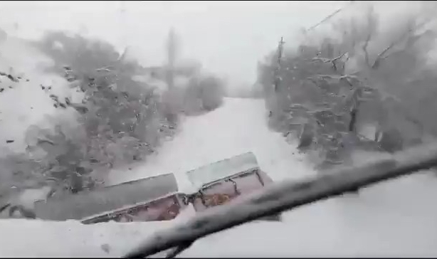 Elazığ'da 17 köy yolu kar nedeniyle kapandı