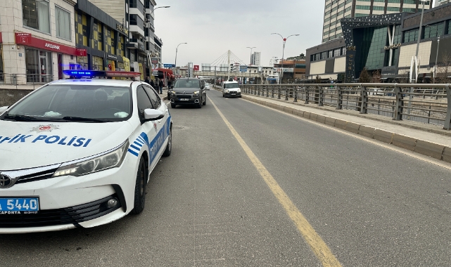 Elazığ’da hafif ticari araçlar çarpıştı