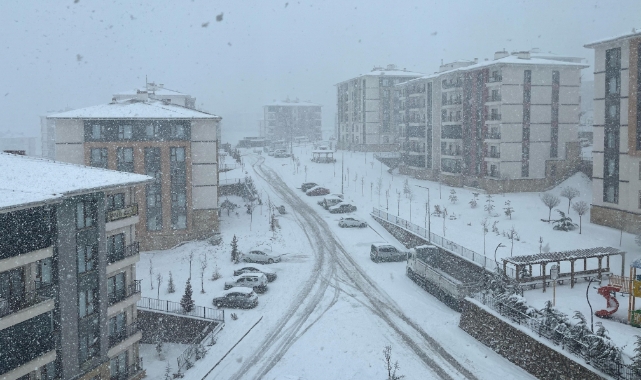 Elazığ'da kar yağışı etkisini sürdürüyor
