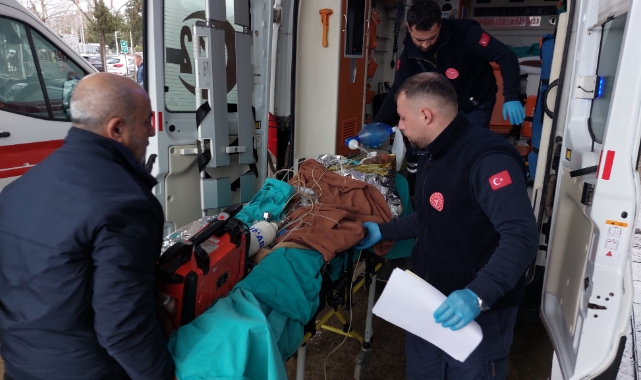 Elektrikli battaniyeden çıkan yangında ağır yaralandı