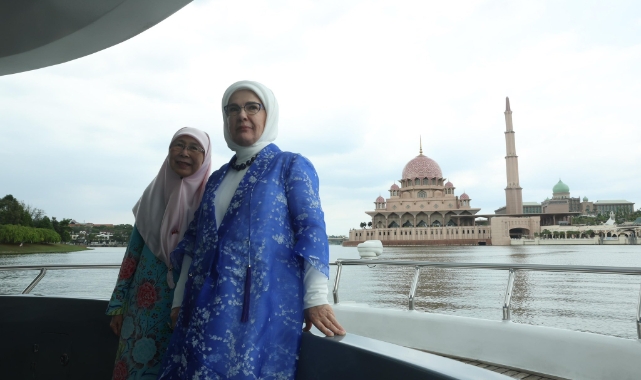 Emine Erdoğan Başbakan'ın eşi Wan Azizah Wan ile Malezya'yı gezdi