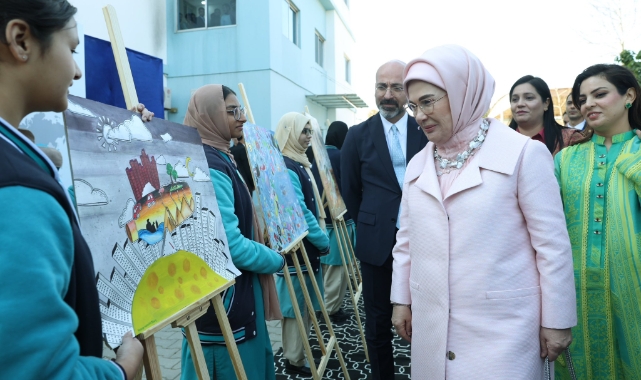 Emine Erdoğan'dan Pak-Türk Maarif Uluslararası Okulları’nı ziyaret
