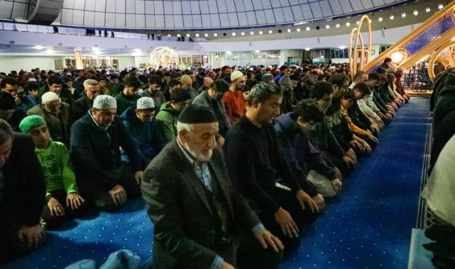 Erzincan’da ilk teravih namazı kılındı