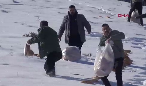 Erzurum'da 'Kaza bela defolsun' diye doğaya yüzlerce ekmek bırakıldı