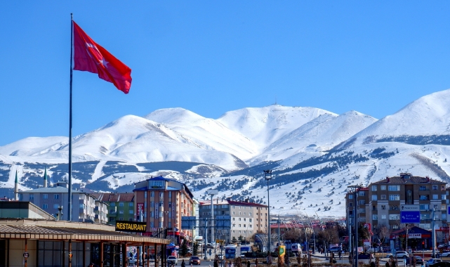 Erzurum’un kuzeyinde kar var