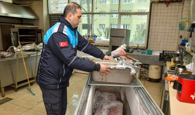 Esenyurt'ta halk sağlığını tehdit eden restoran mühürlendi