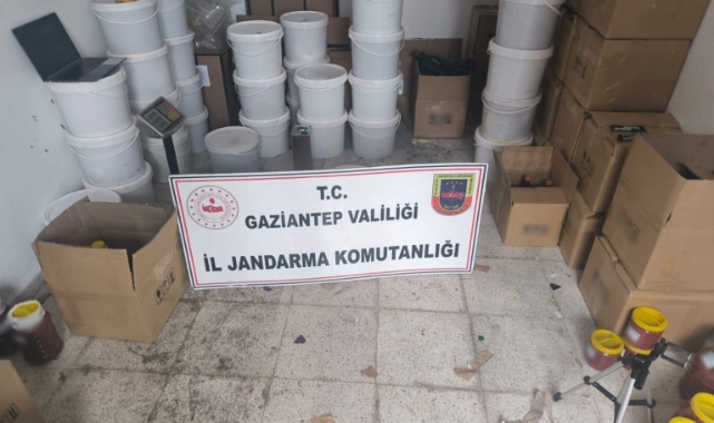 Gaziantep'te sahte salça ve zeytinyağı operasyonu: 1 gözaltı