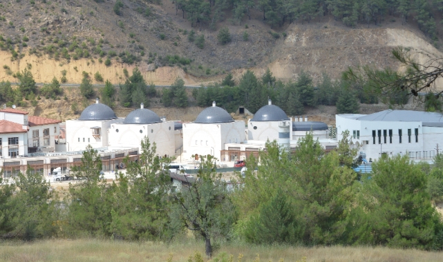 Gediz Belediyesi'nden vatandaşlara ücretsiz kaplıca servisi