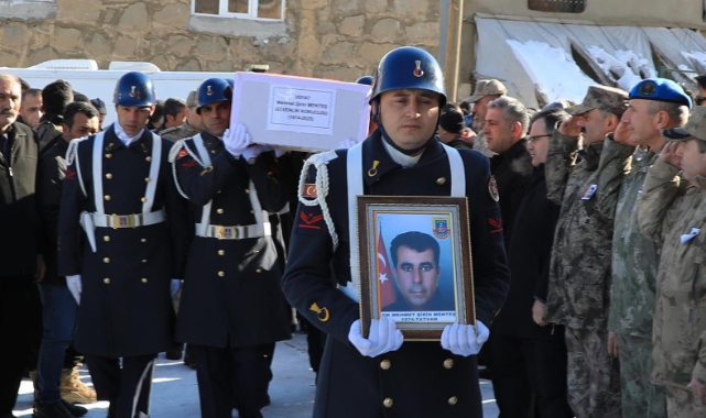 Görevi başında yaşamını yitiren güvenlik korucusu toprağa verildi