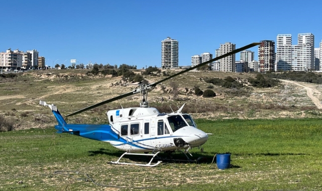 Helikopter, malzeme ve personel ikmalini boş arazide yaptı