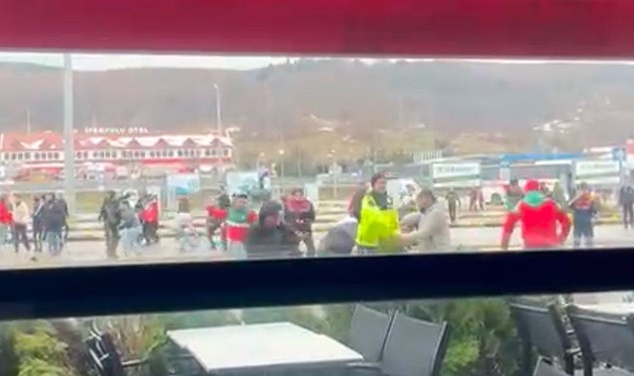 Highway savaş alanına döndü! Fenerbahçeli ve Amedsporlu taraftarlar birbirine girdi