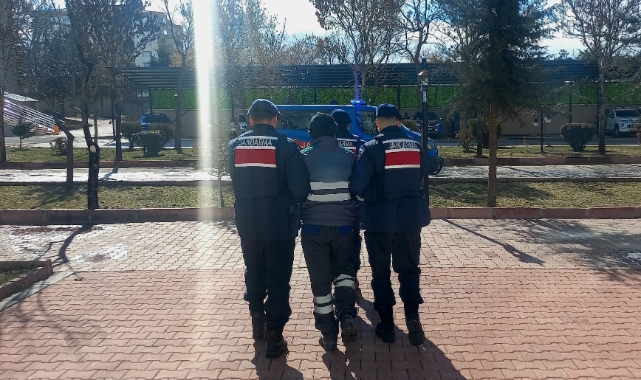 Hırsızlık suçundan aranan şahıs yakalandı
