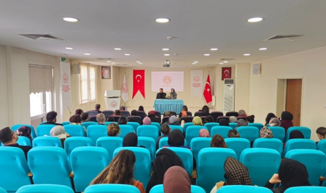 "Huzurun, Mutluluğun Kaynağı Olarak Ailemiz" konulu söyleşi düzenlendi