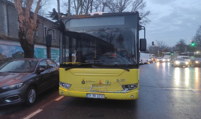 İETT otobüsü park halindeki otomobile çarptı! 2 yaralı
