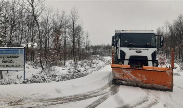 İnegöl'de 24 Saatte 925 km kar temizleme çalışması yapıldı