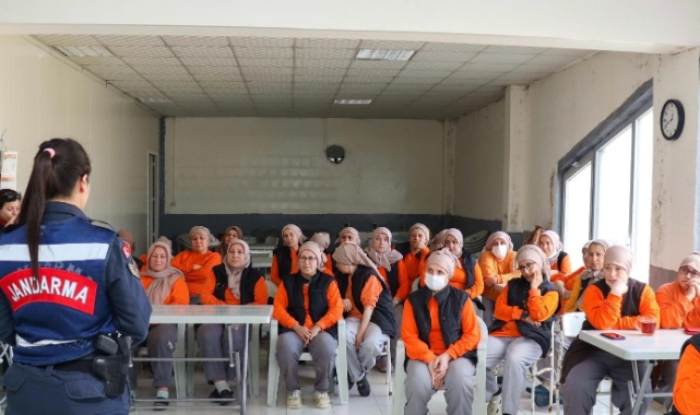 Jandarma ekiplerinden Sivrihisar ilçesinde seminer
