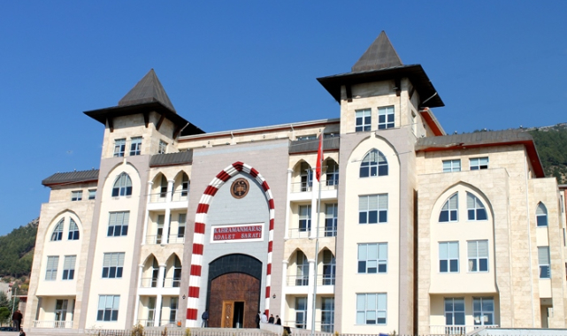 Kahramanmaraş'ta 150 kişinin öldüğü sitenin müteahhidinin tahliyesine 'reddi hakim' talebi
