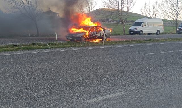 Kahramanmaraş'ta otomobil yangını