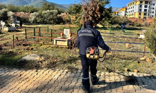 Karacasu’da mezarlıklarda temizlik çalışması başlatıldı
