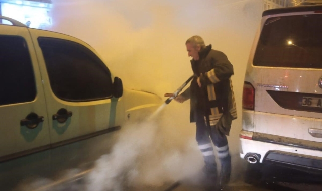Kars'ta seyir halindeki araç alev alev yandı