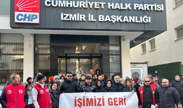 Karşıyaka Belediyesi işçileri CHP parti binası önünde toplandı!