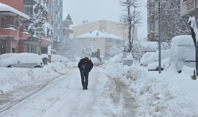 Kastamonu'da kar yağışı etkisini sürdürüyor